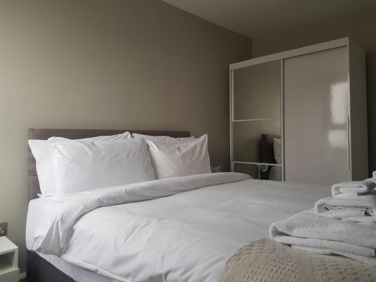Beautiful 3-Bedroom Flat With Stunning Views Londres Extérieur photo