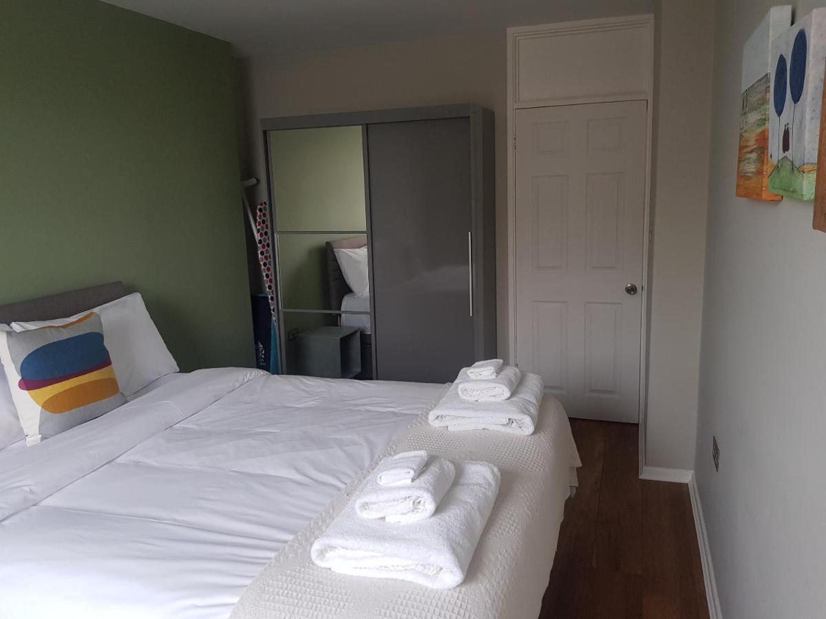 Beautiful 3-Bedroom Flat With Stunning Views Londres Extérieur photo